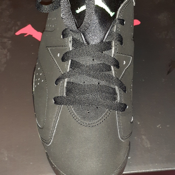 Air Jordan 6 Retro | 9 | Black, Electric Green - Picture 2 of 10